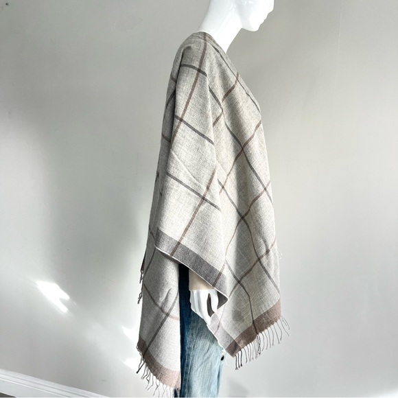 EILEEN FISHER Gray 100% Alpaca Plaid Checkered Fringed Shawl Wrap Cape Poncho - Picture 8 of 13